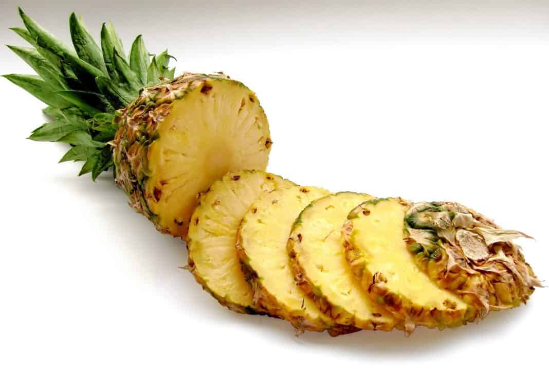 Pineapple fruit delicious and fragrant