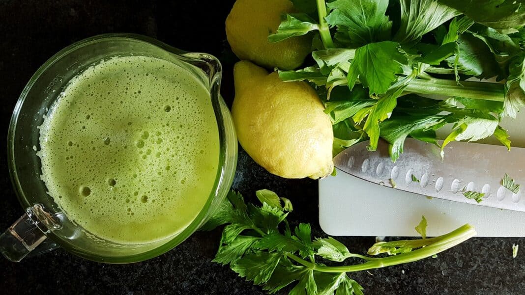 Spicy smoothie with celery